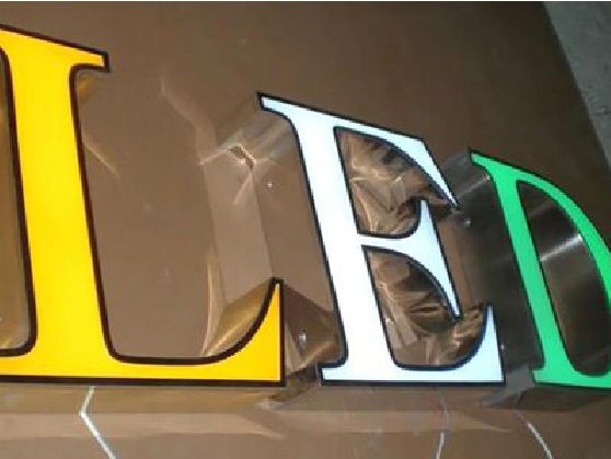 温州介绍LED招牌的基础知识。
